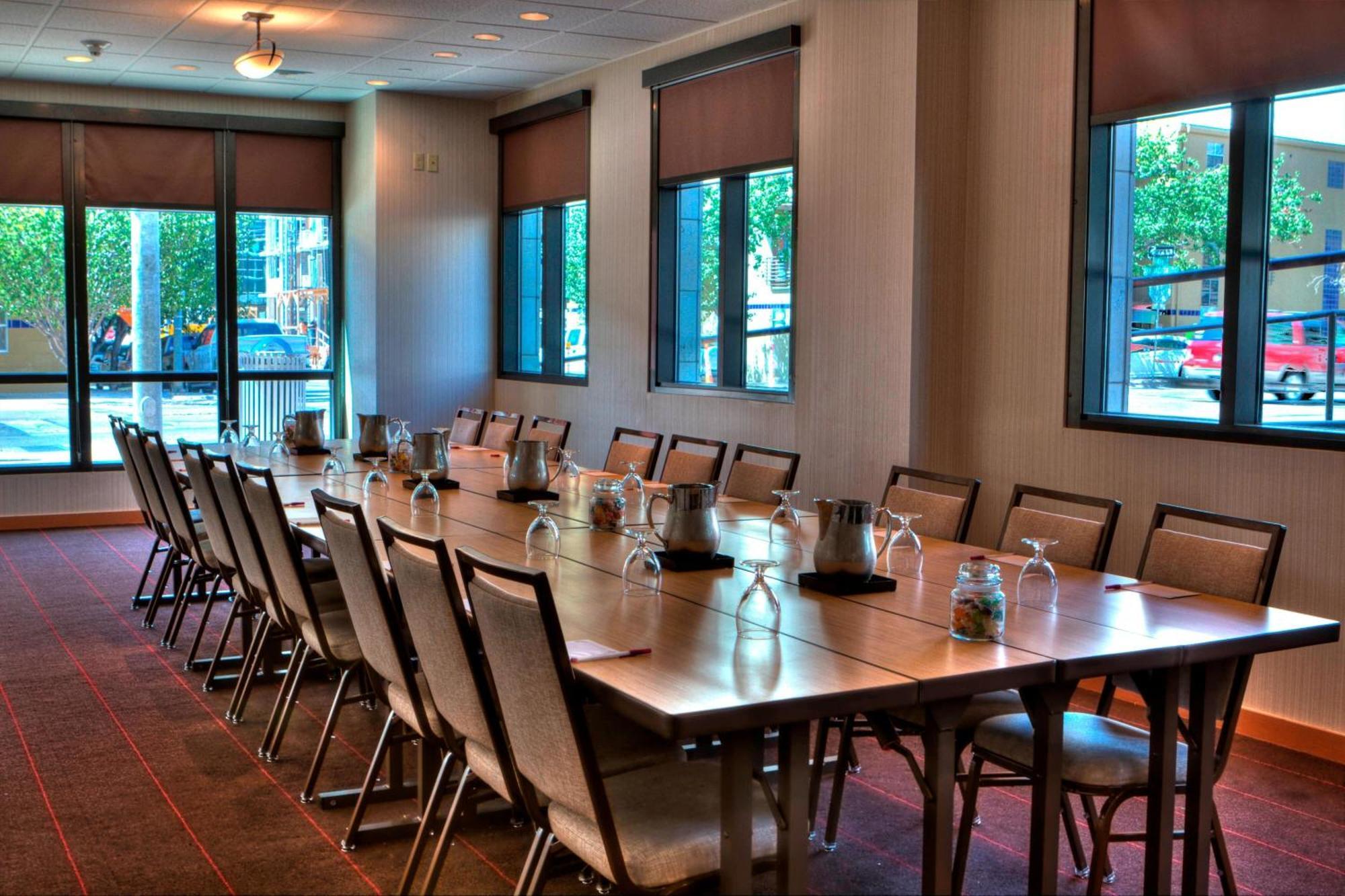 Courtyard Austin Downtown/Convention Center Hotel Екстериор снимка