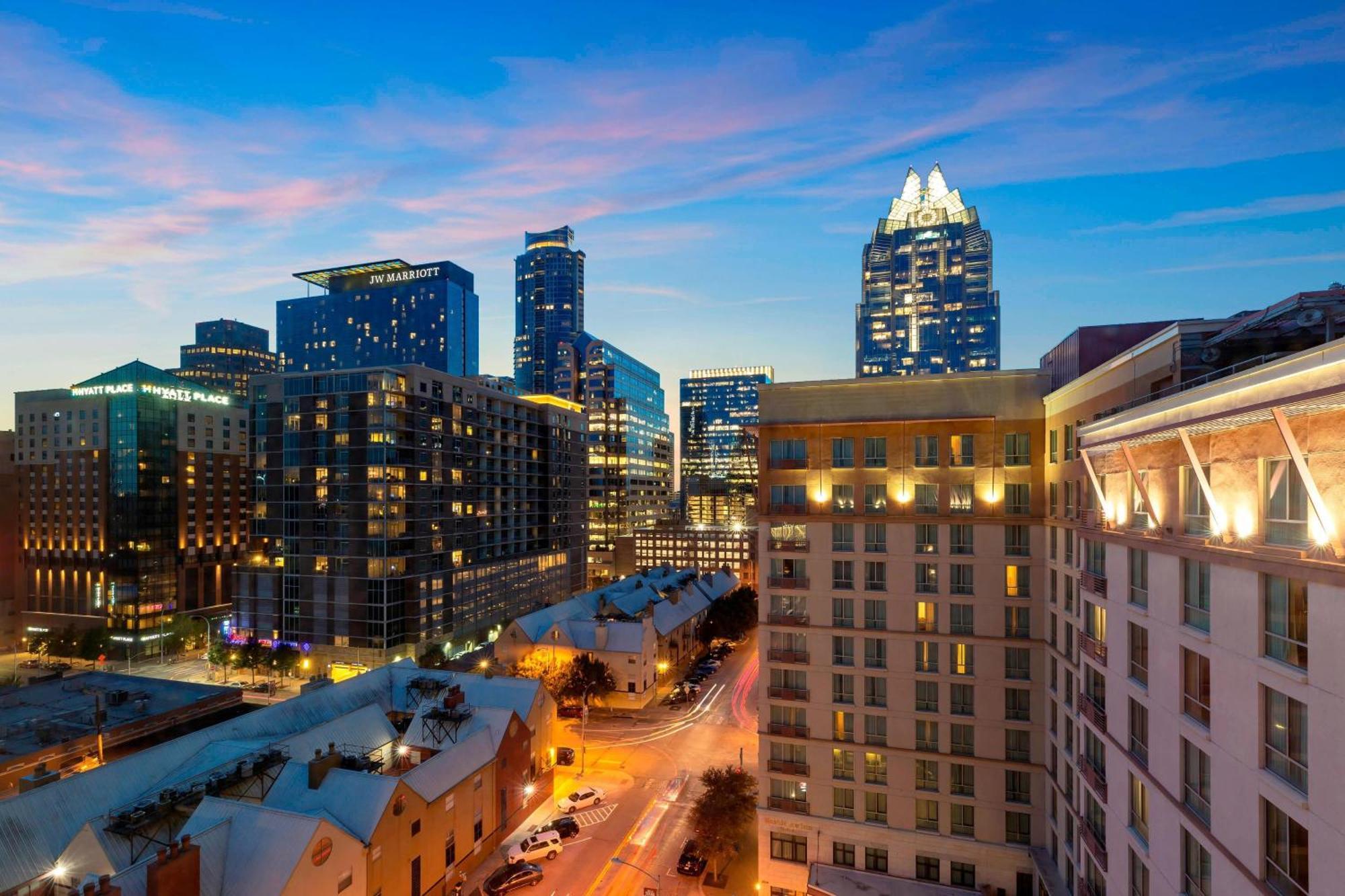 Courtyard Austin Downtown/Convention Center Hotel Екстериор снимка